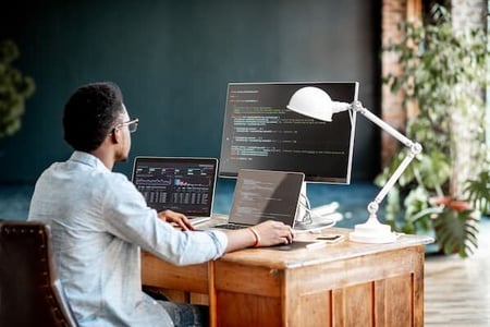 Qué es y cómo usar un schema markup