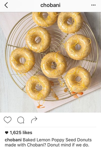 Pie de foto de Instagram con tono desenfadado de Chobani