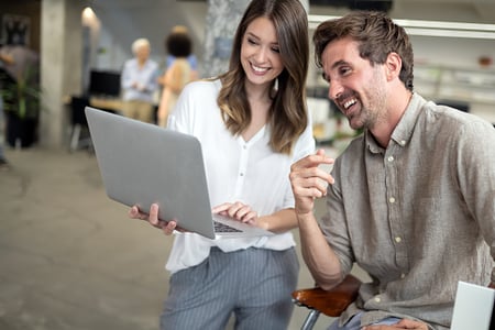 Conoce estos ejemplos de marketing de contenidos B2B