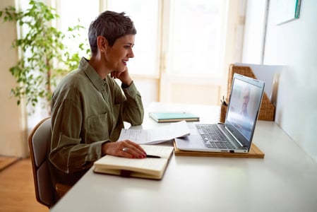Cómo saber el autor de una página web