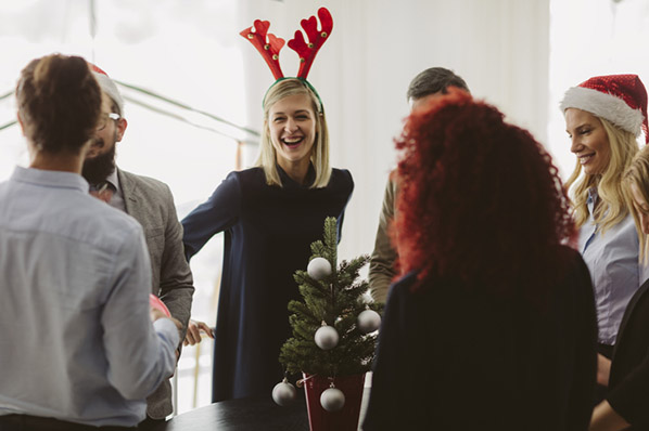 Decoración navideña en la oficina: 9 ideas para crear un ambiente navideño