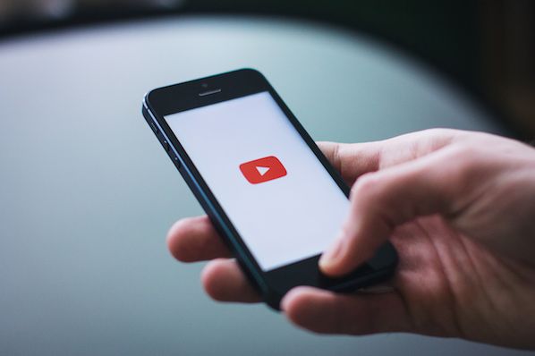 Cómo ganar dinero en YouTube: consejos de tres expertos